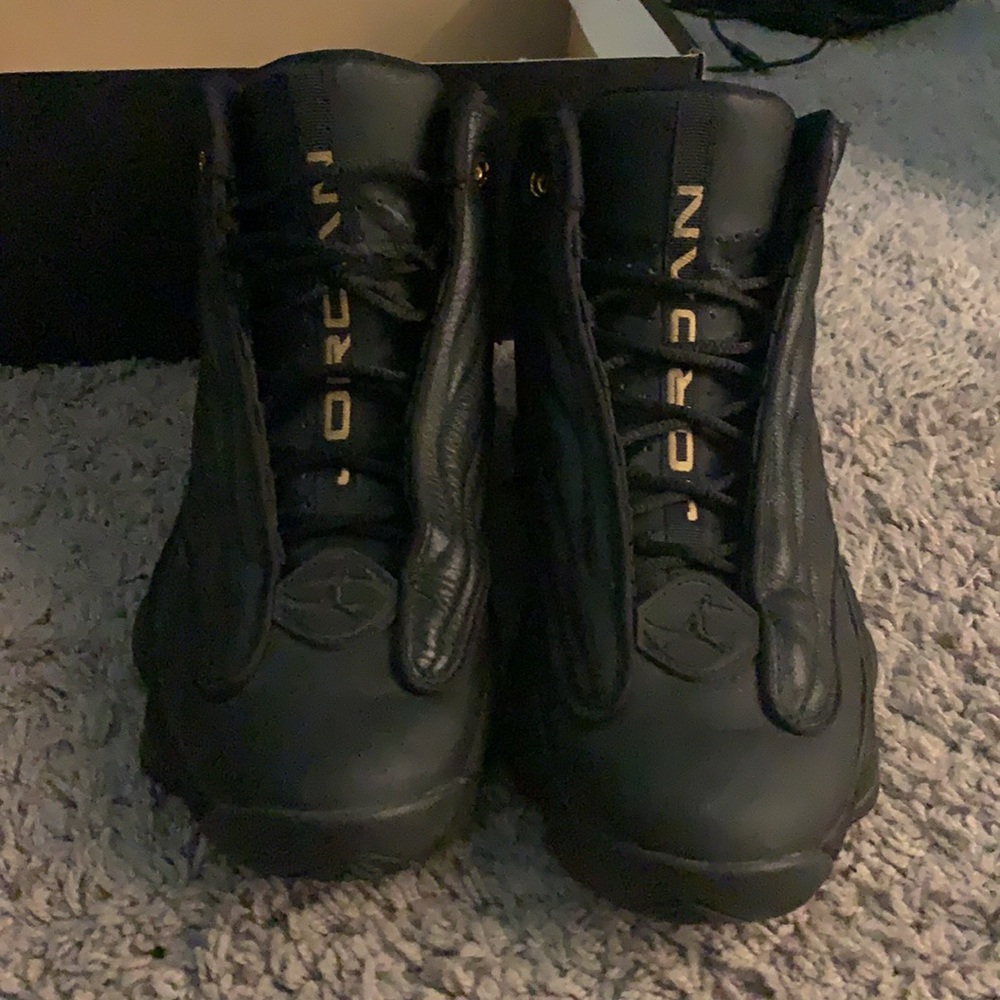 Sneakers - Picture 2 of 6